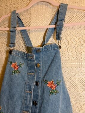 floral embroidery denim overall dress 🩵🌼